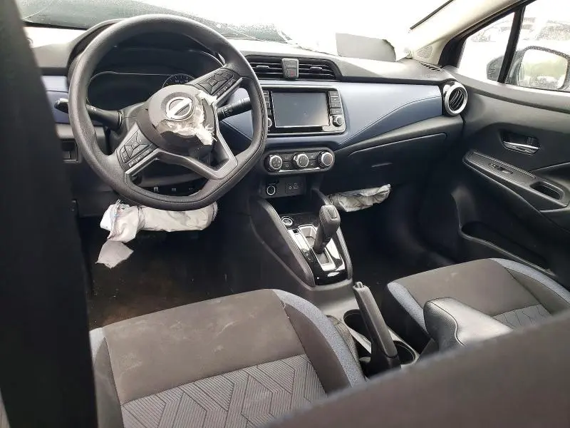 2023 NISSAN VERSA SV  
