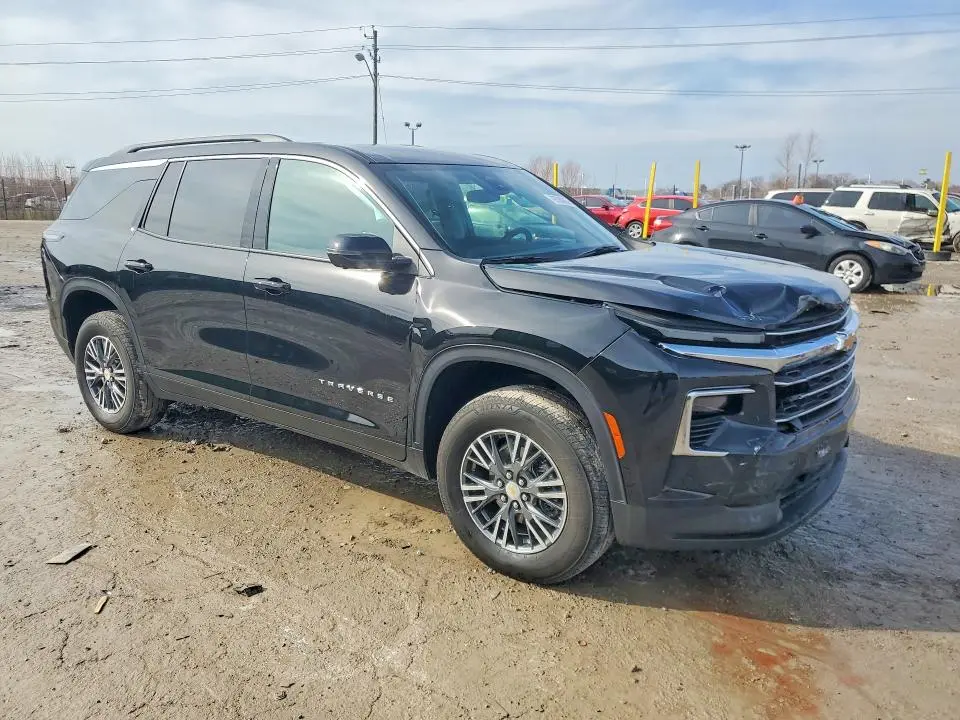 2024 CHEVROLET TRAVERSE LT  