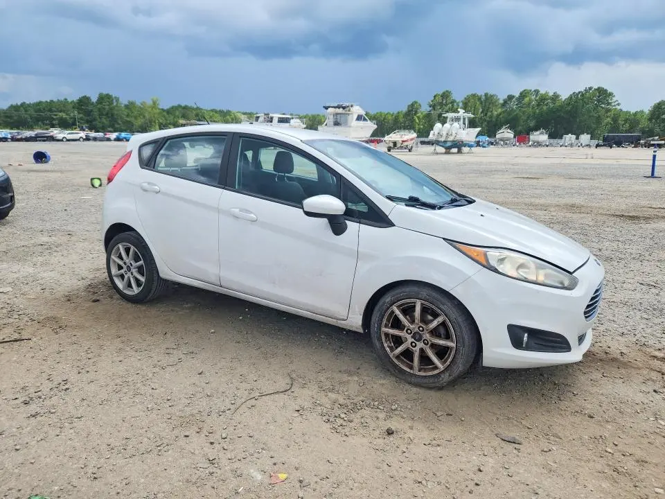 2018 FORD FIESTA SE  