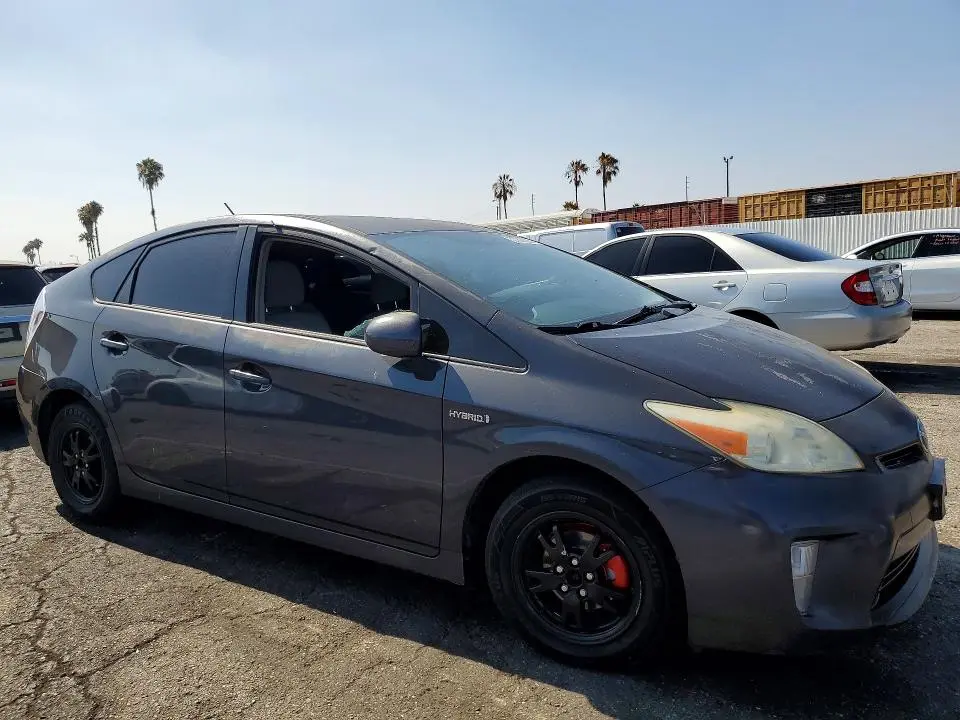 2013 TOYOTA PRIUS TWO  