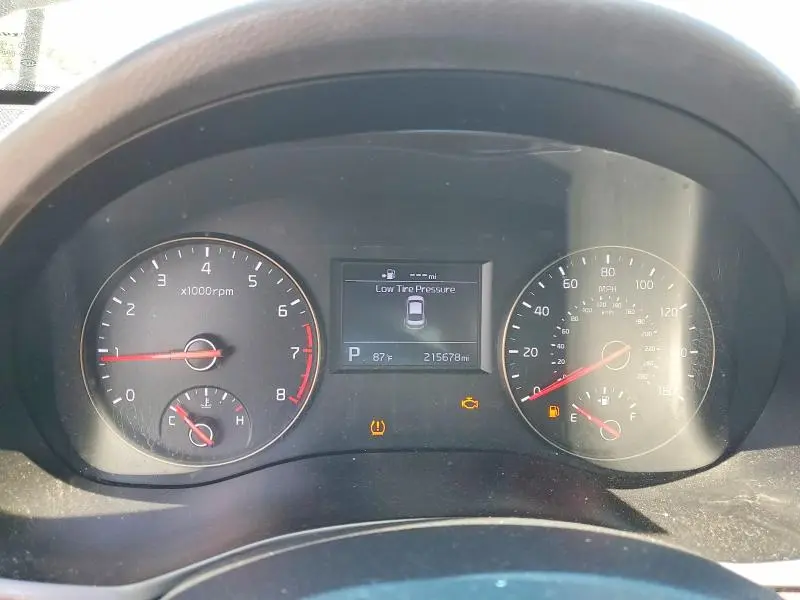 2017 KIA CADENZA PREMIUM  