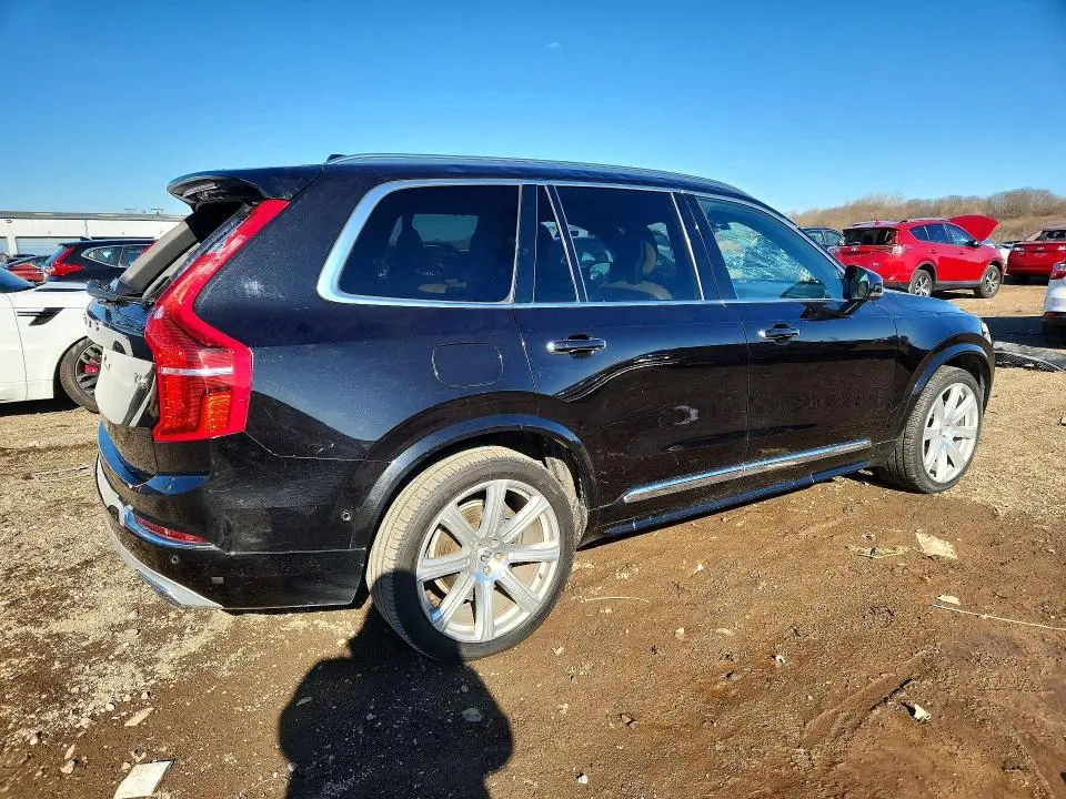 2016 VOLVO XC90 T6  