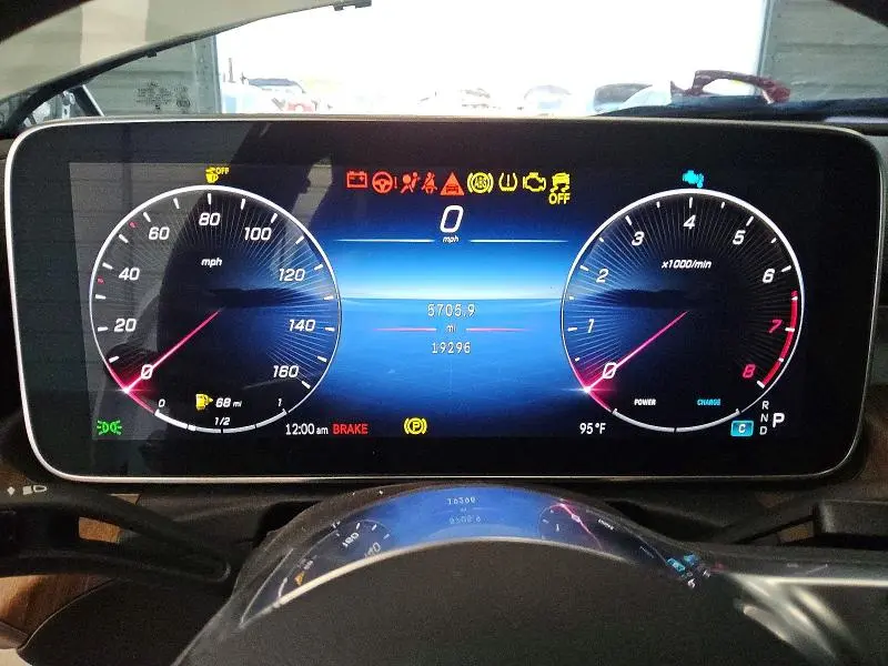 2024 MERCEDES-BENZ C 300  