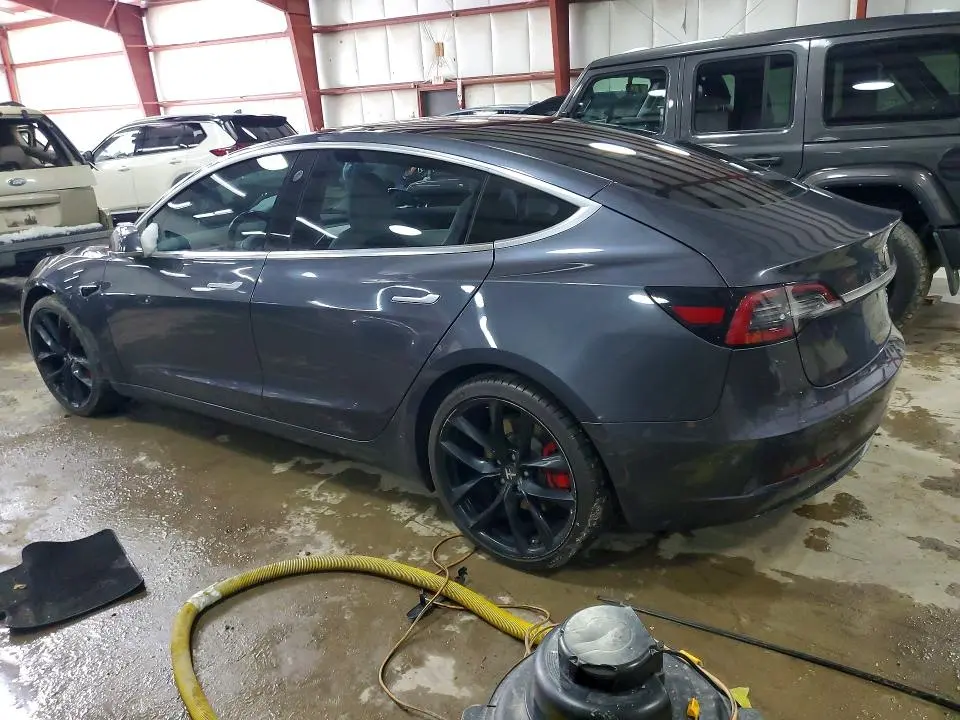 2018 TESLA MODEL 3   