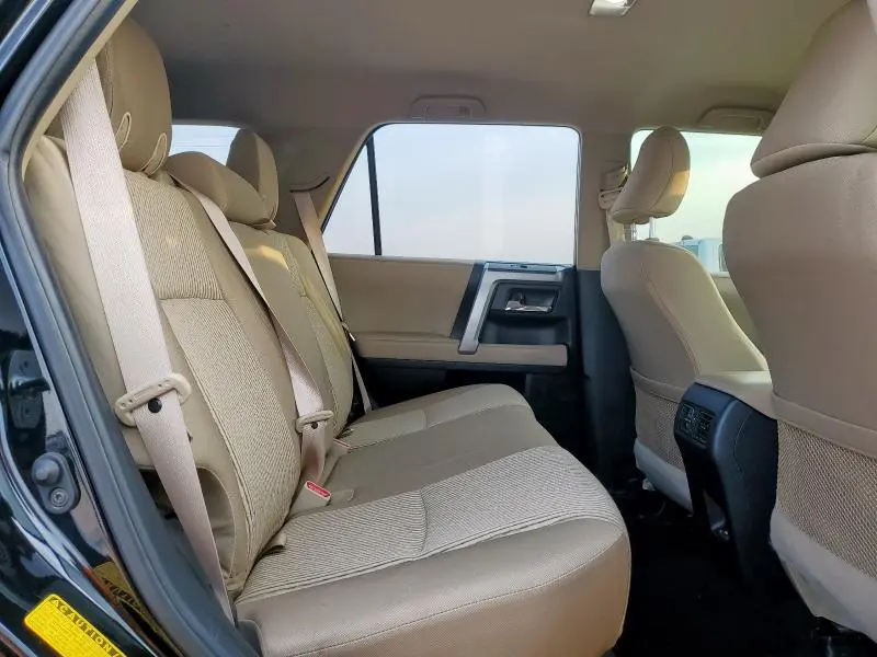 2023 TOYOTA 4RUNNER SE  