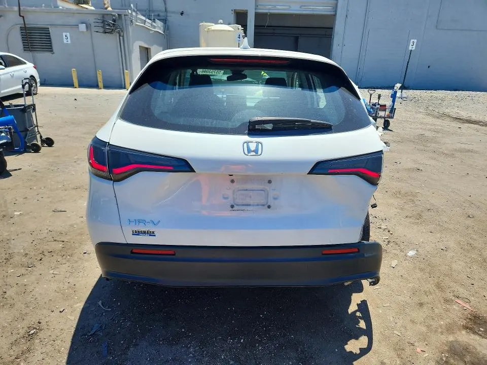 2023 HONDA HR-V LX  