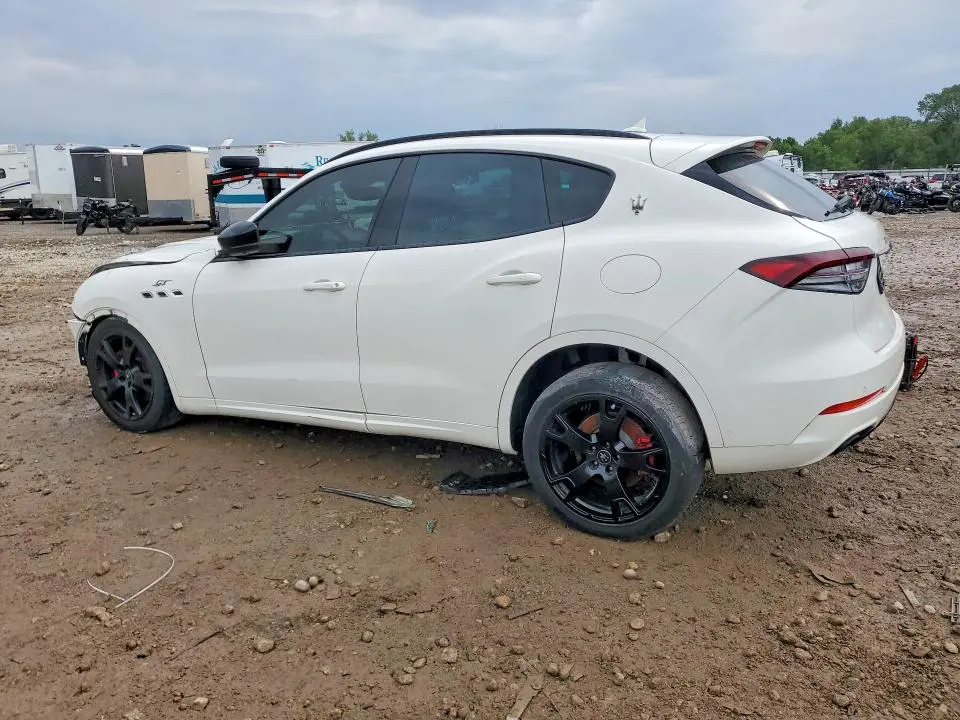 2022 MASERATI LEVANTE BASE  