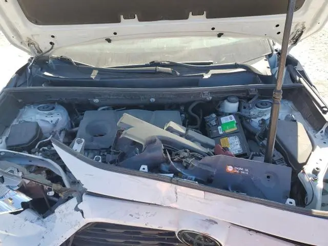 2021 TOYOTA RAV4 XLE  