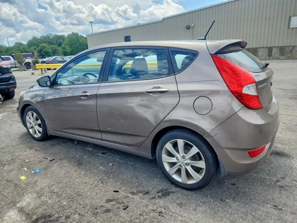 2013 HYUNDAI ACCENT SE  
