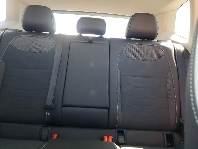 2025 VOLKSWAGEN TAOS SE  