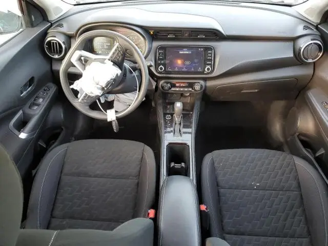 2021 NISSAN KICKS SV  