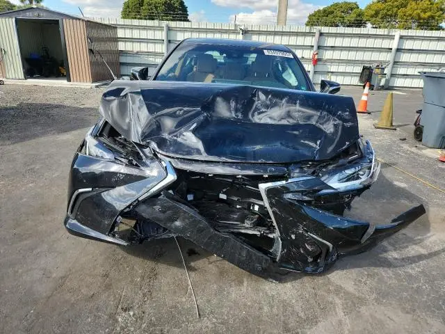 2025 LEXUS ES 300H BASE  