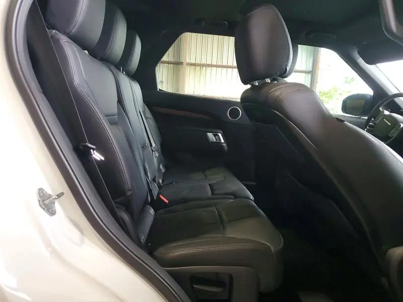 2017 LAND ROVER DISCOVERY SE  