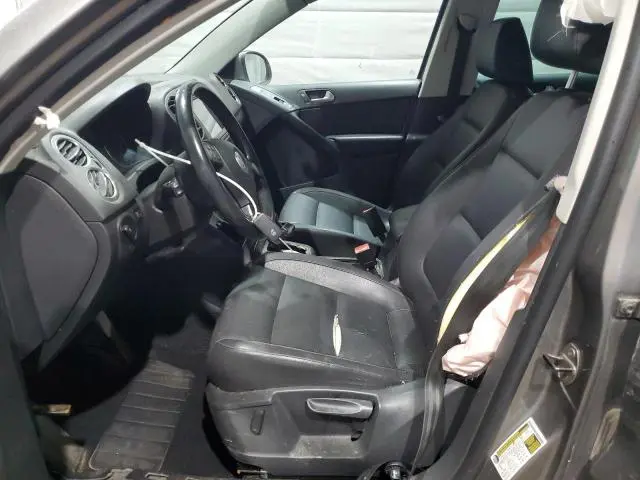2010 VOLKSWAGEN TIGUAN SE  