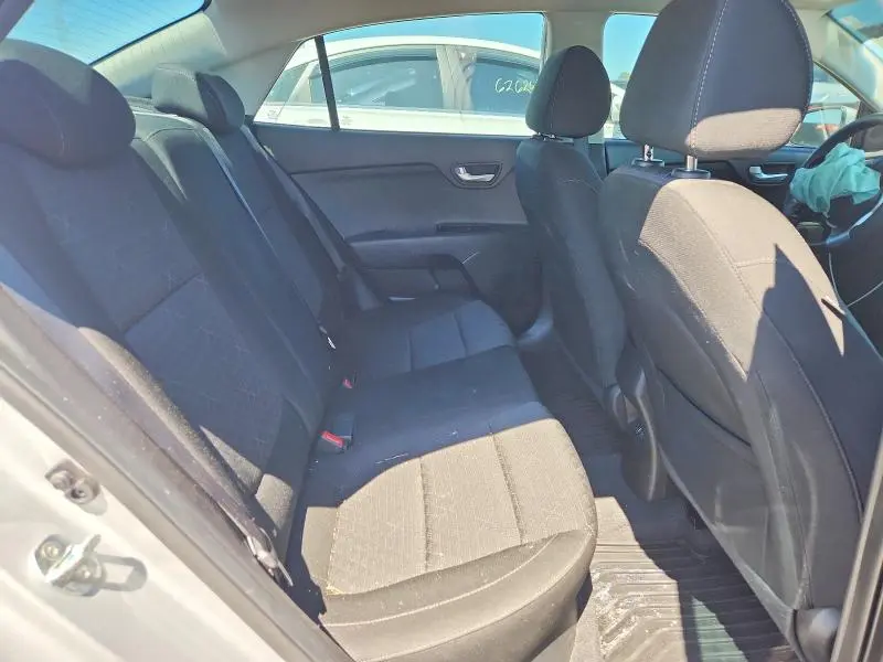 2022 KIA RIO S  