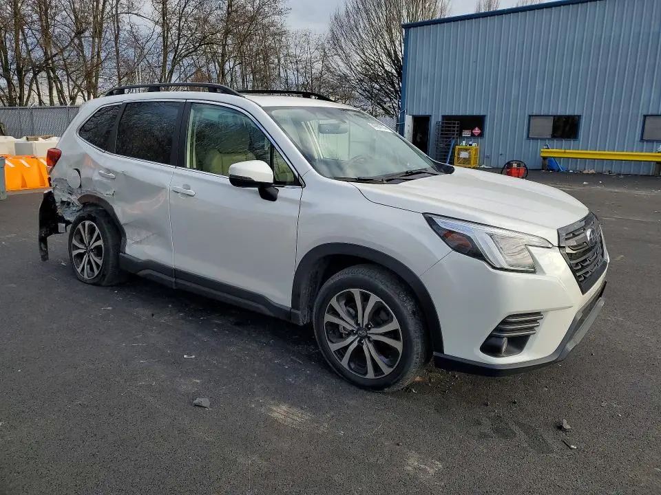 2022 SUBARU FORESTER LIMITED  