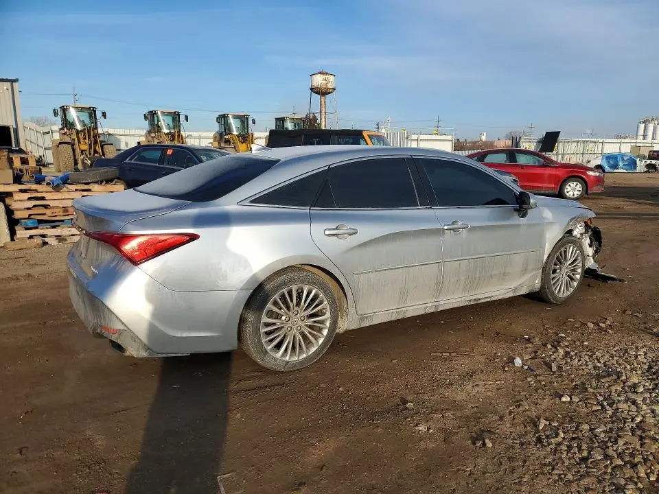 2019 TOYOTA AVALON LIMITED  