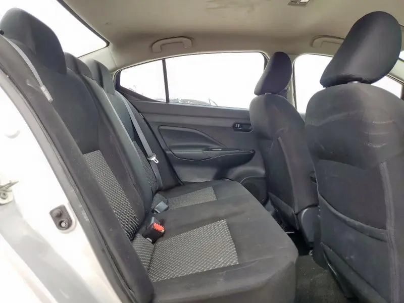 2021 NISSAN VERSA S  