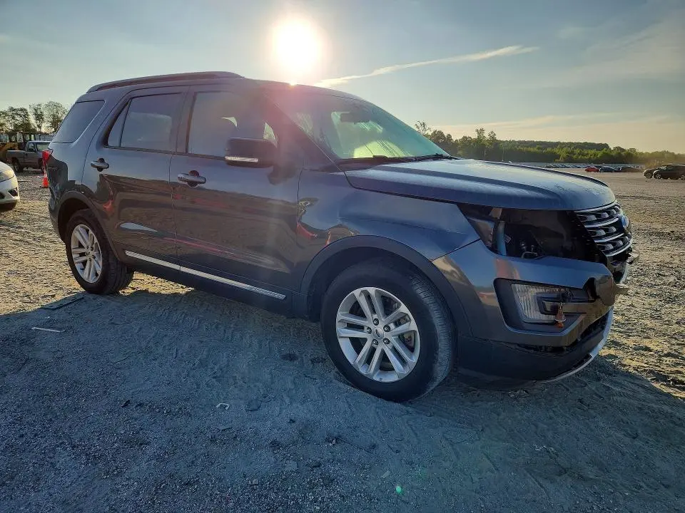 2017 FORD EXPLORER XLT  
