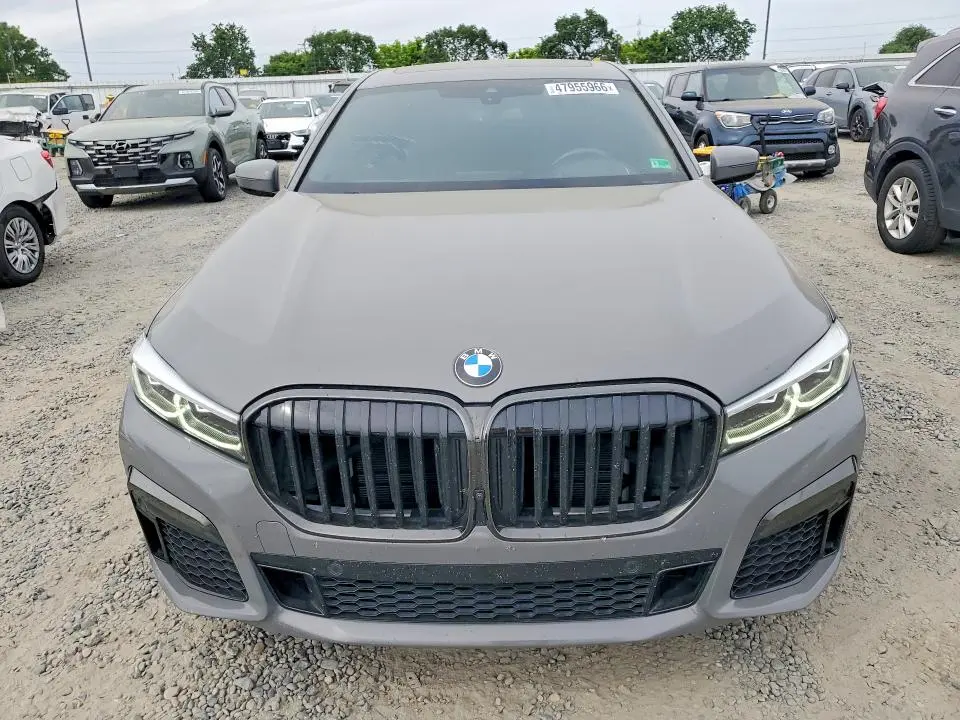 2022 BMW 750 XI  