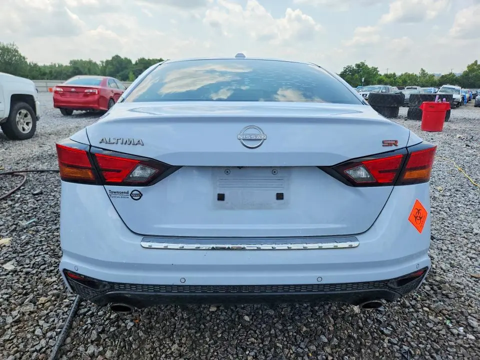 2023 NISSAN ALTIMA SR  