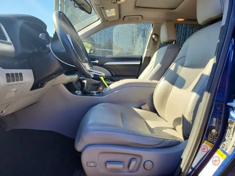2016 TOYOTA HIGHLANDER XLE  