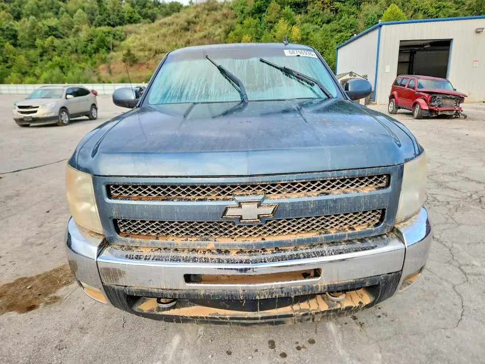 2011 CHEVROLET SILVERADO K1500 LT  