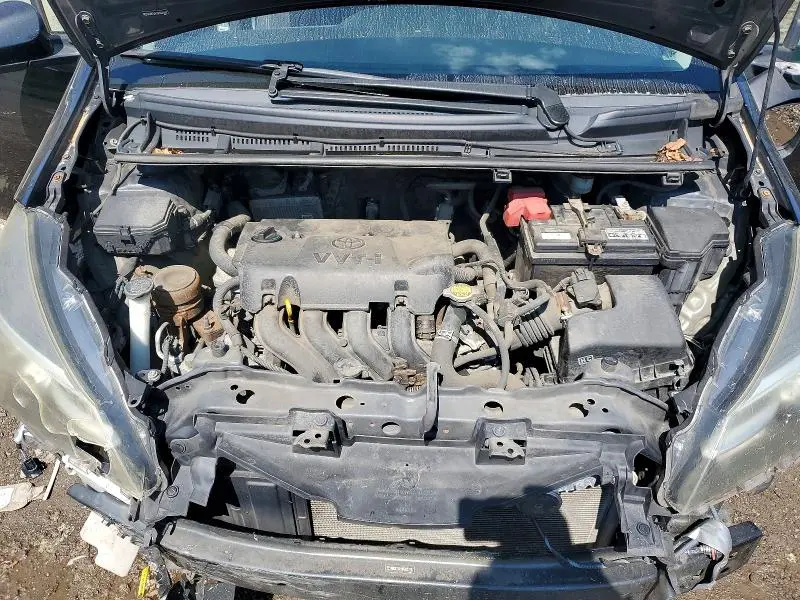 2015 TOYOTA YARIS 5-DOOR SE  