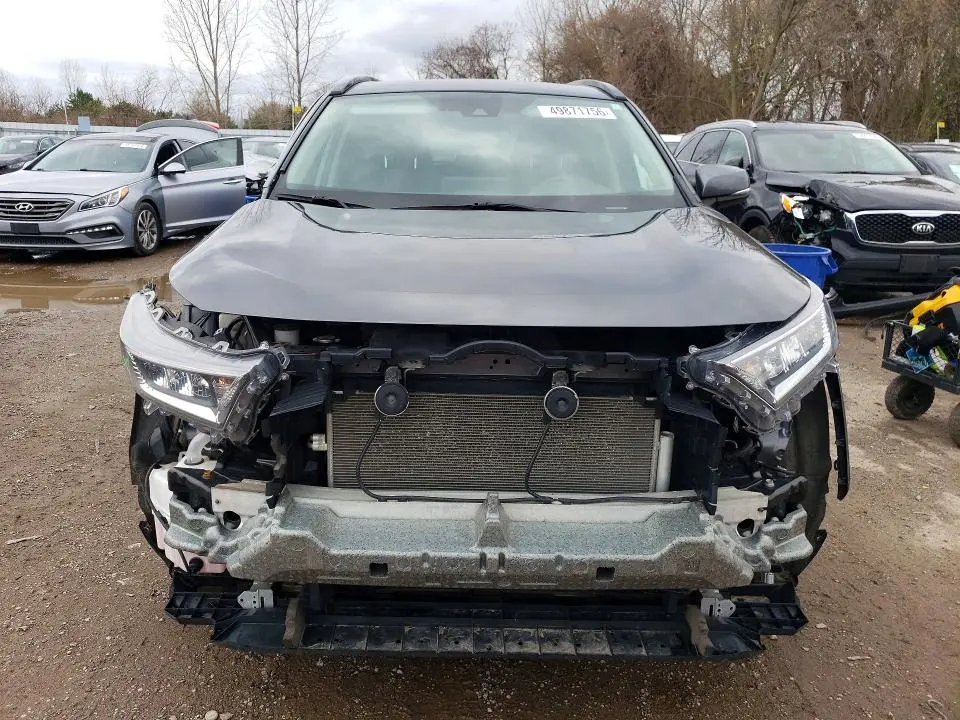 2020 TOYOTA RAV4 XLE  