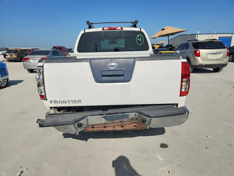 2010 NISSAN FRONTIER SE V6  