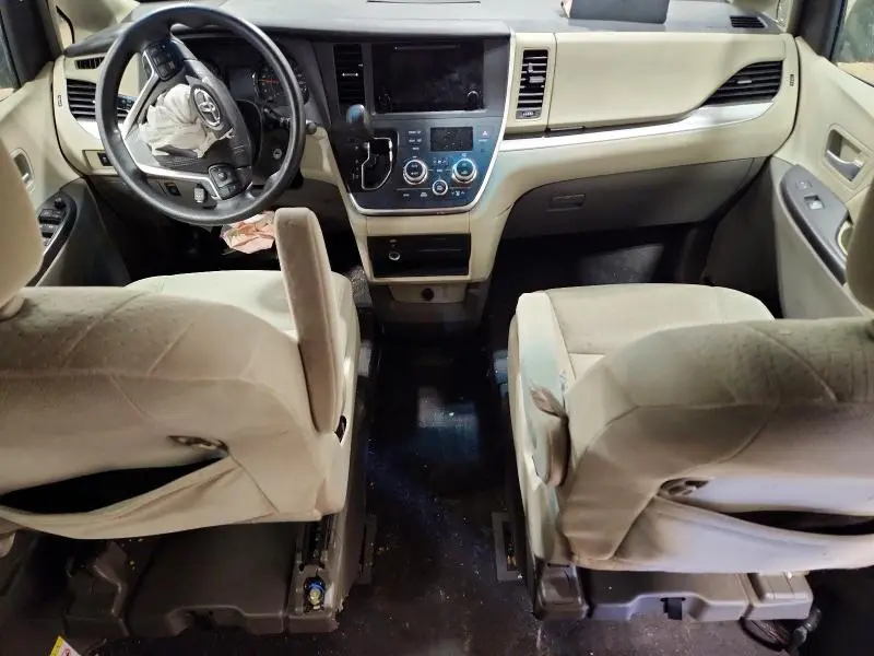 2015 TOYOTA SIENNA LE 8-PASSENGER  