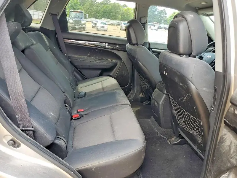 2013 KIA SORENTO LX  