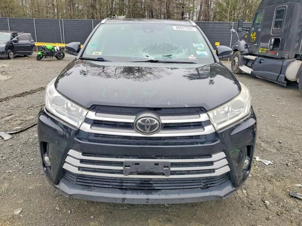 2017 TOYOTA HIGHLANDER XLE  