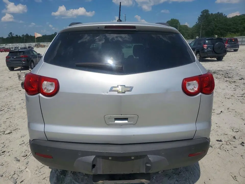 2010 CHEVROLET TRAVERSE LT  