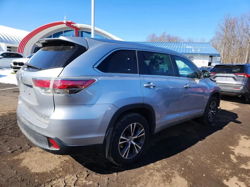 2016 TOYOTA HIGHLANDER XLE  