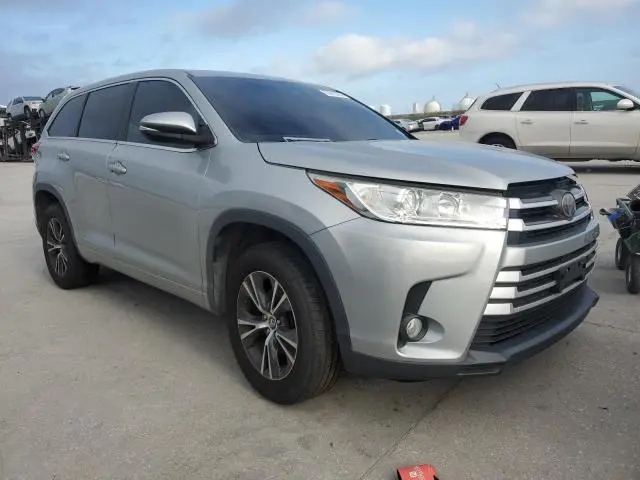 2017 TOYOTA HIGHLANDER LE  