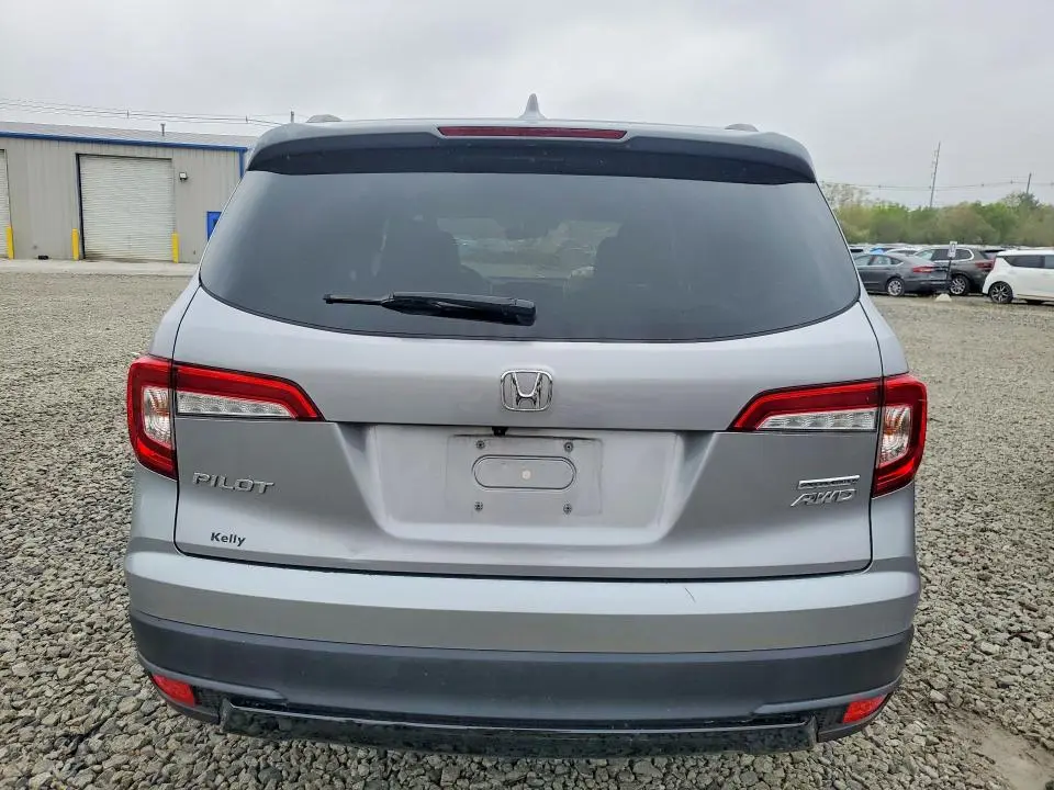 2021 HONDA PILOT SE  