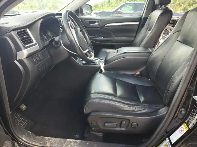 2017 TOYOTA HIGHLANDER SE  