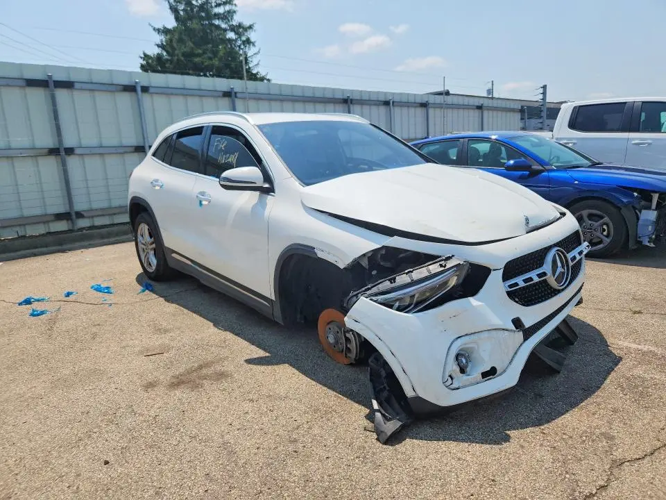 2022 MERCEDES-BENZ GLA 250 4MATIC  