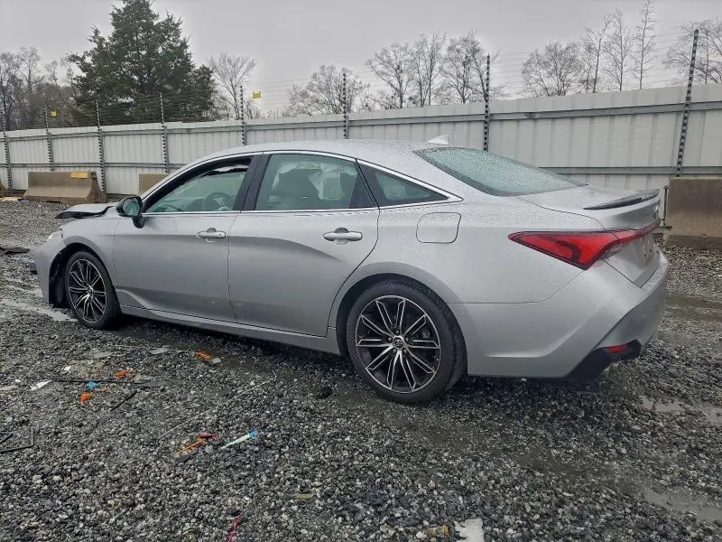 2019 TOYOTA AVALON XLE  