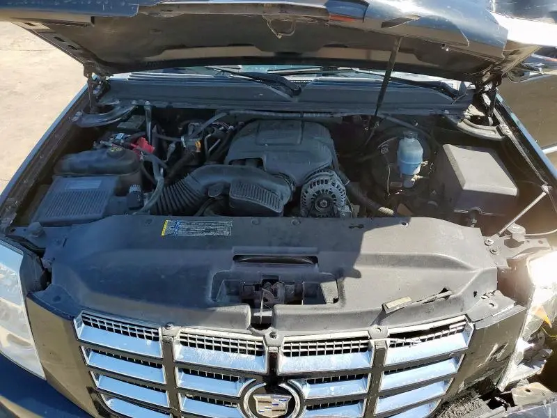 2011 CADILLAC ESCALADE ESV LUXURY  