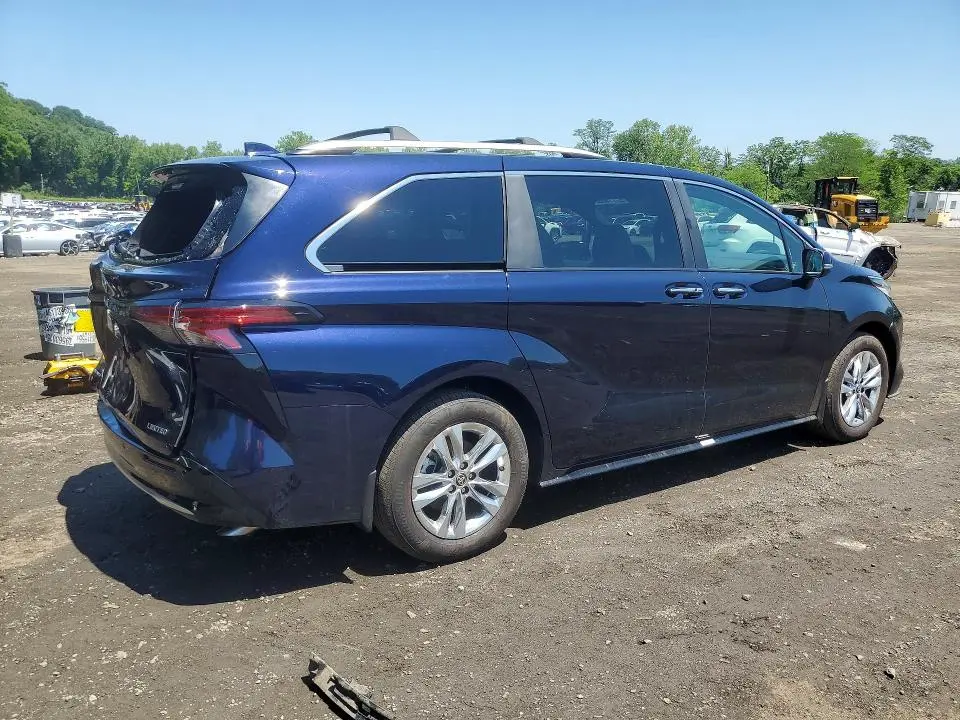 2025 TOYOTA SIENNA LIMITED 7-PASSENGER  