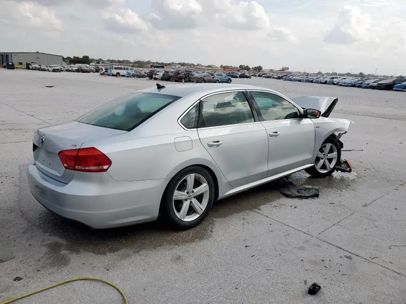 2015 VOLKSWAGEN PASSAT S  