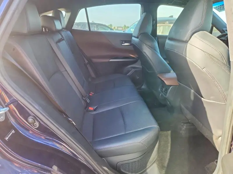 2021 TOYOTA VENZA XLE  