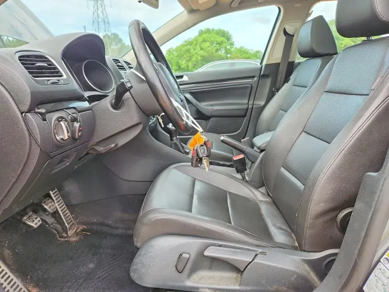 2013 VOLKSWAGEN JETTA   