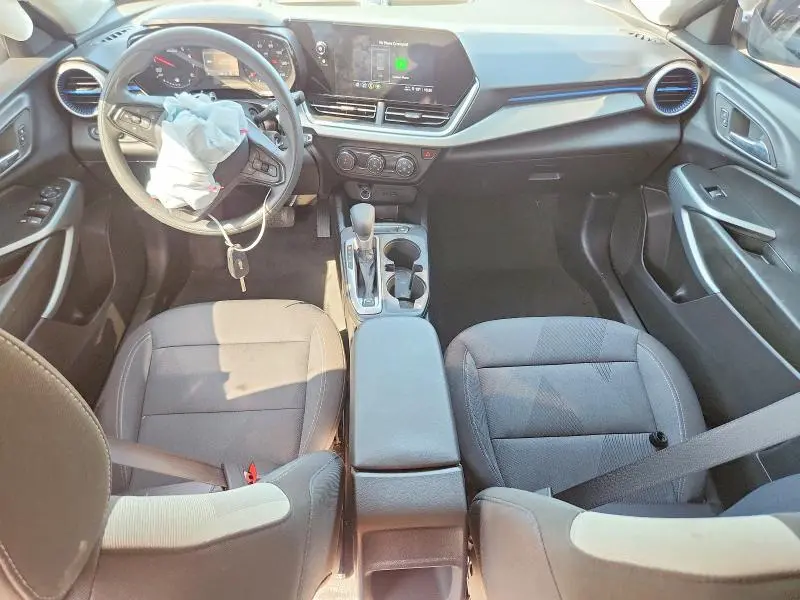 2025 CHEVROLET TRAX LS  