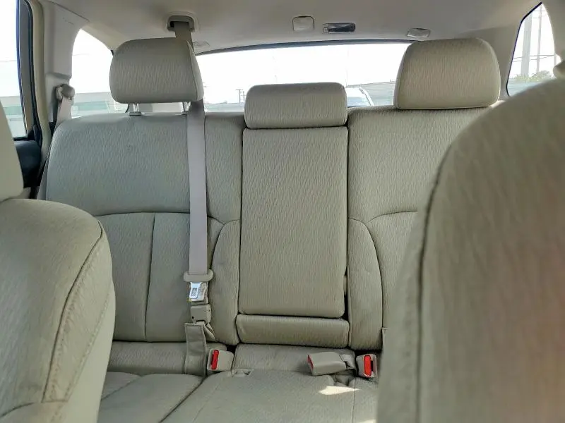 2010 SUBARU OUTBACK 2.5I  
