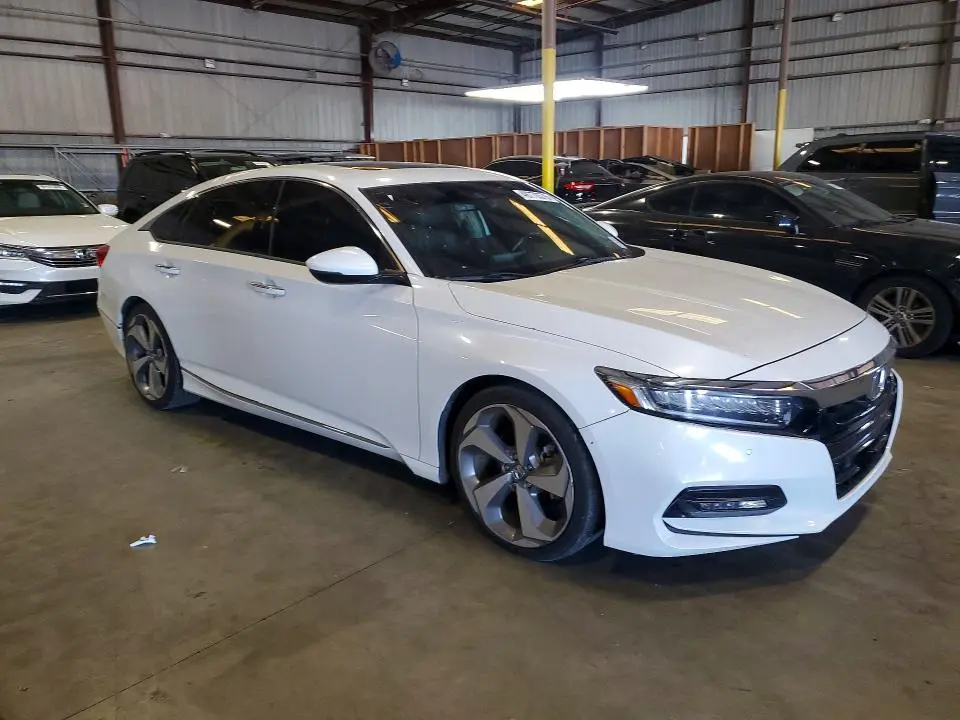 2018 HONDA ACCORD TOURING  
