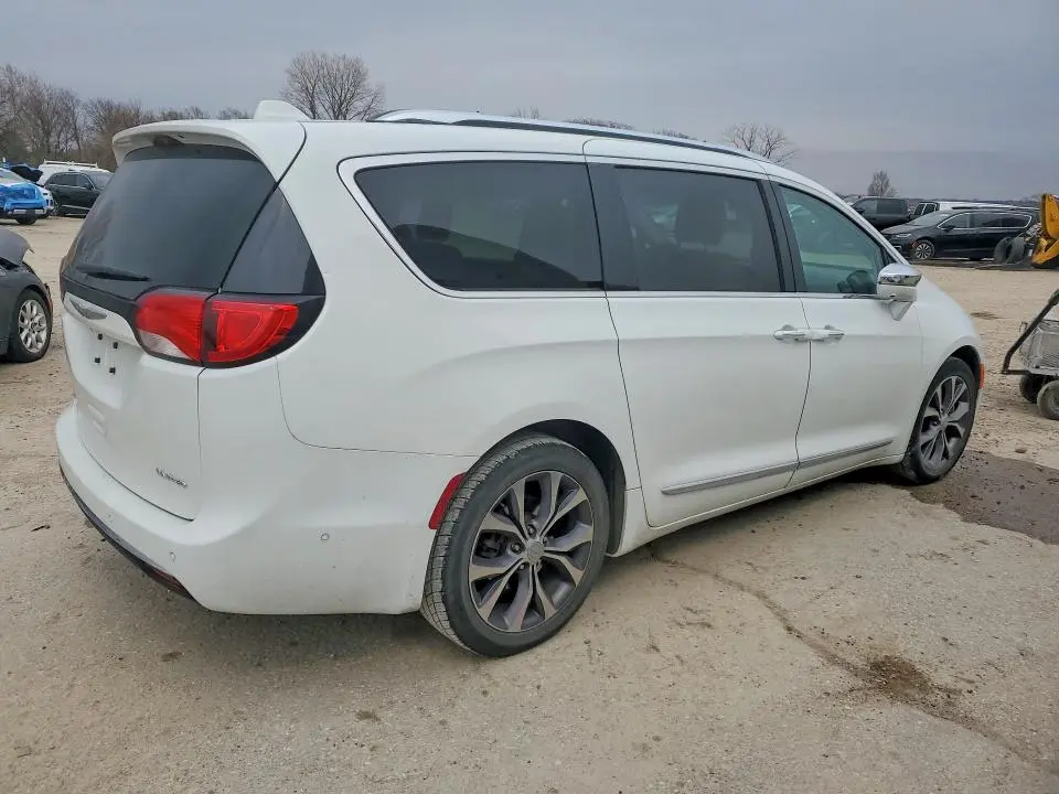 2018 CHRYSLER PACIFICA LIMITED  