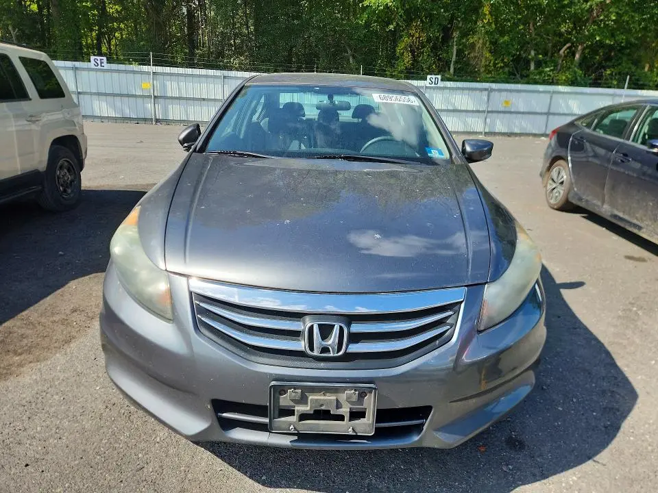 2011 HONDA ACCORD SE  